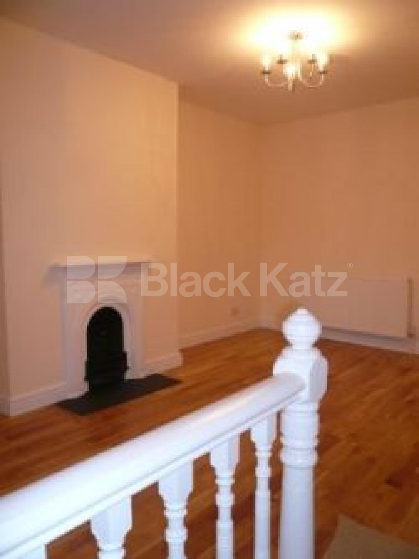 			2 Bedroom, 1 bath, 1 reception Flat			 The Broadway, Crouch End N8